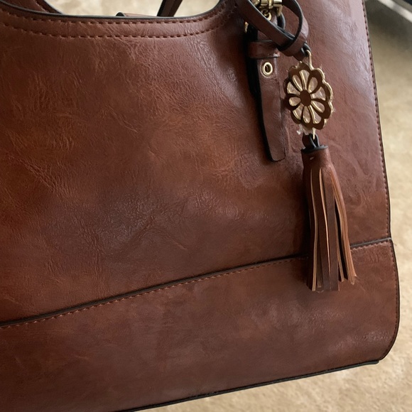 NEW! Bueno of California Mix Media Tote Bag - Picture 3 of 6